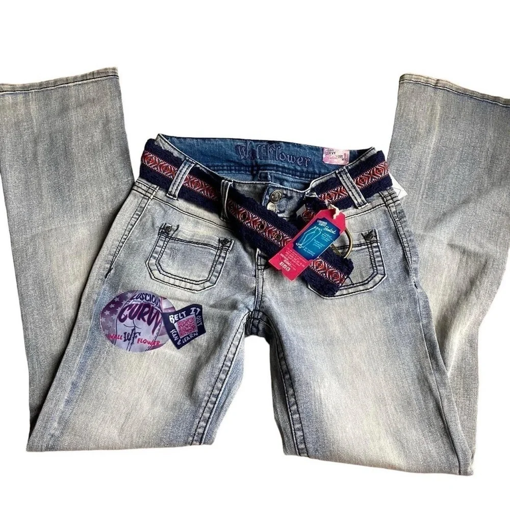 WALLFLOWER - Picture 2 of 4